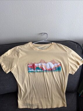 Columbia Pale Yellow Mountain Graphic Tee